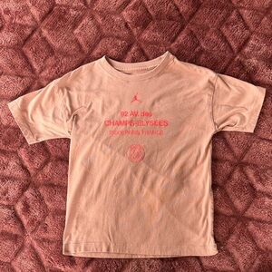 Jordan Kids Tee in Peach with Red Print